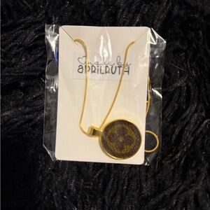 Gold Pendant Necklace